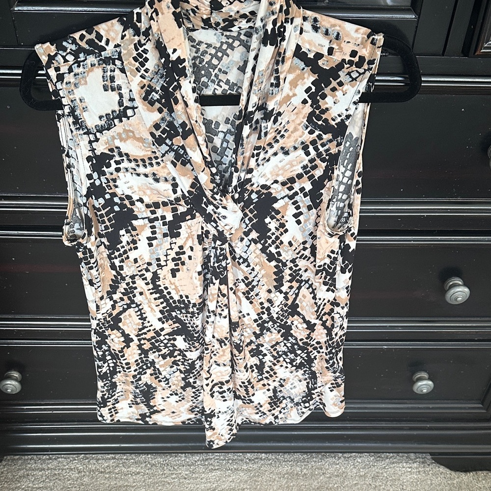 Stylish Women's Sleeveless Top - Black, White, Tan